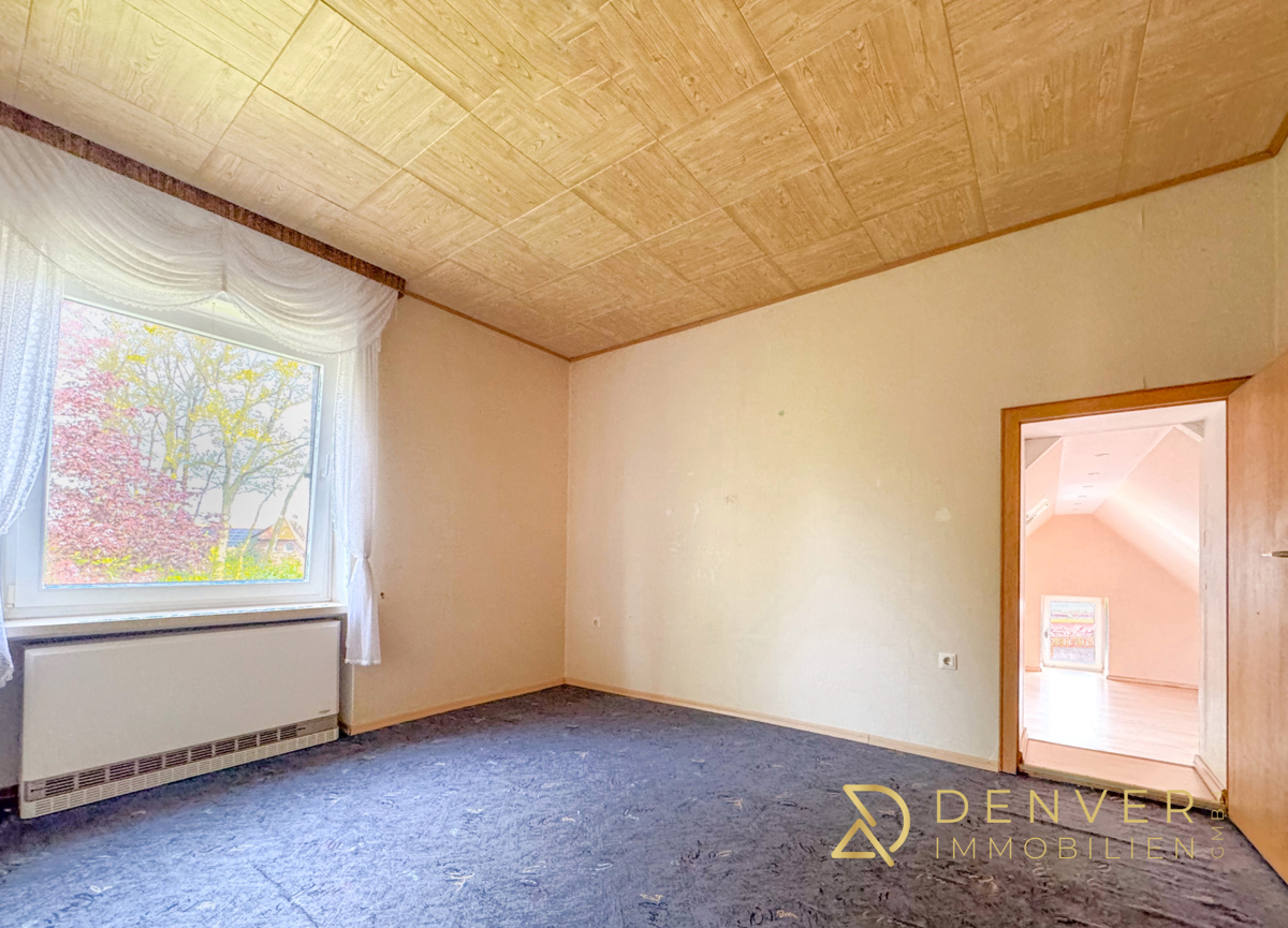 Zimmer 4 mit Zugang zum Ausgebauten Dachgeschoss