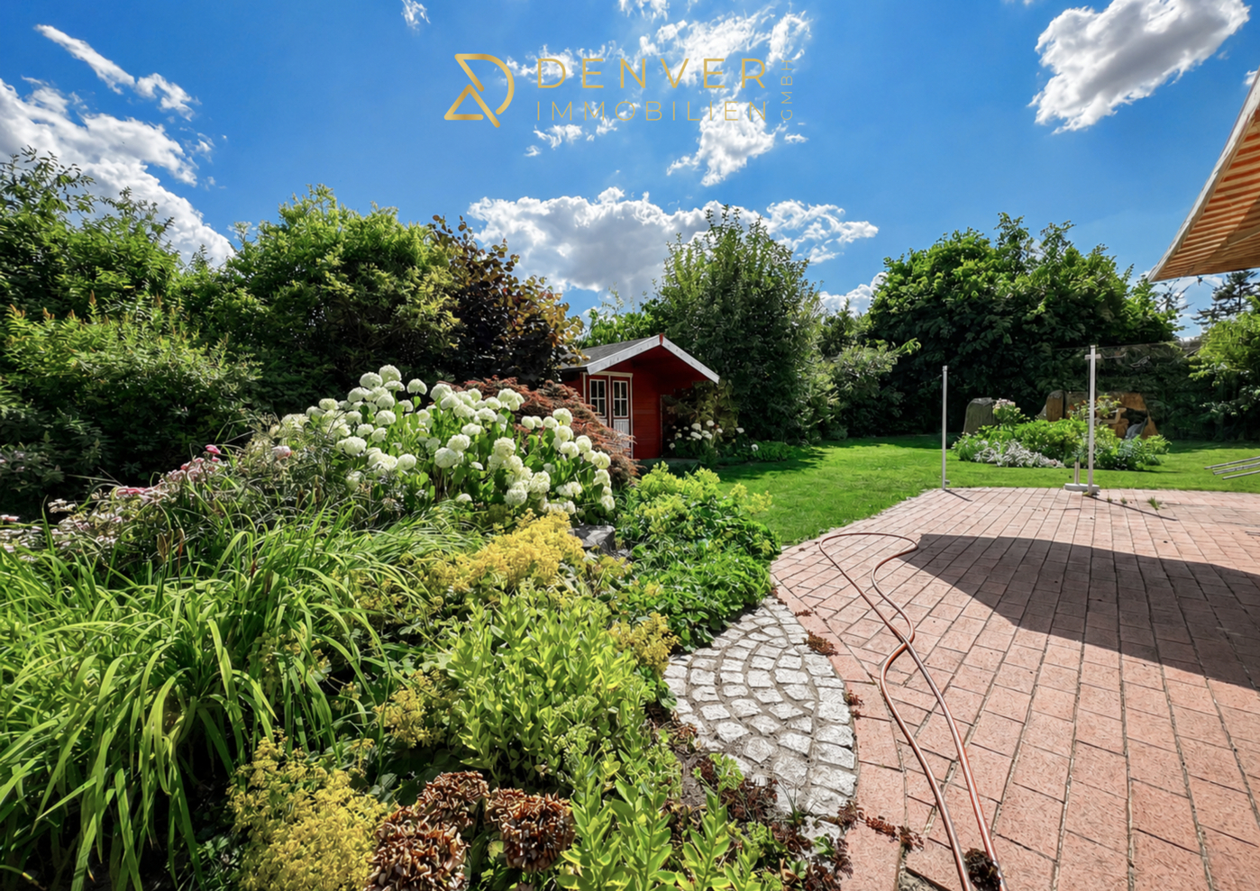 liebevoll angelegter Garten