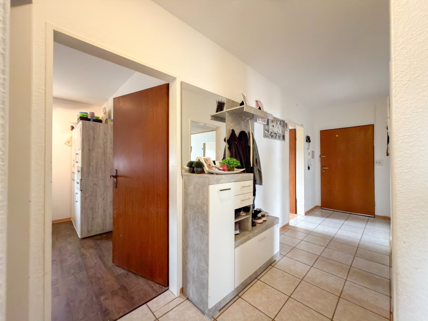 Flur mit Blick in das Kinderzimmer