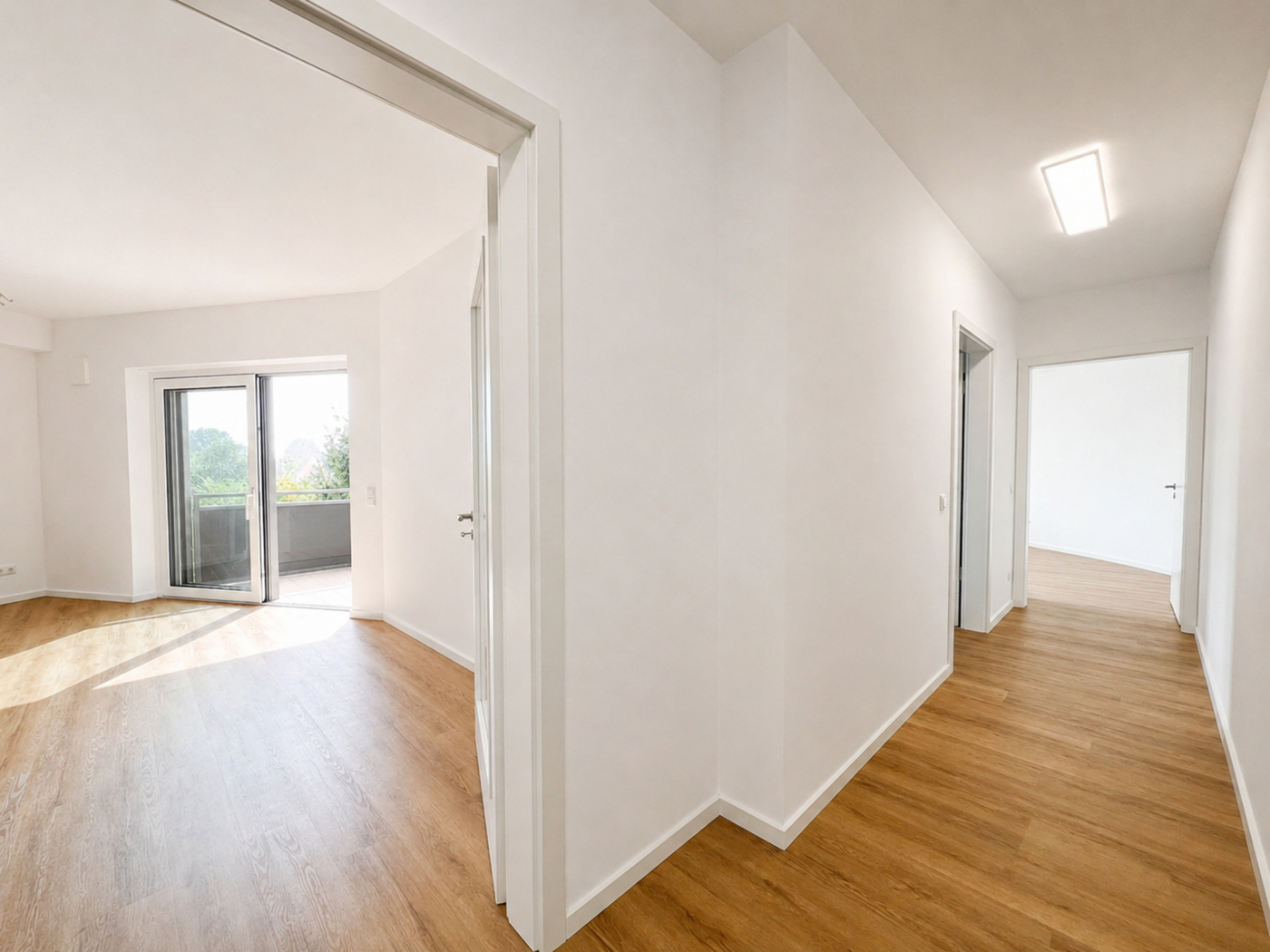 Flur mit Blick ins Wohnzimmer