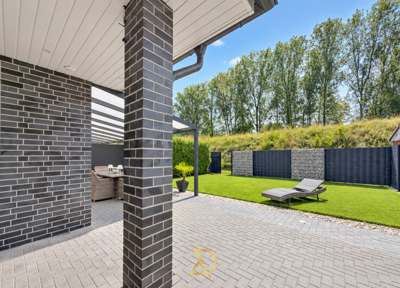 Haus rechts_Terrasse