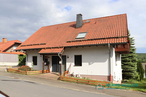 Haus mit neuer Eingangstür