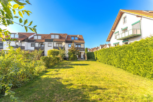 Blick auf das Haus vom Garten