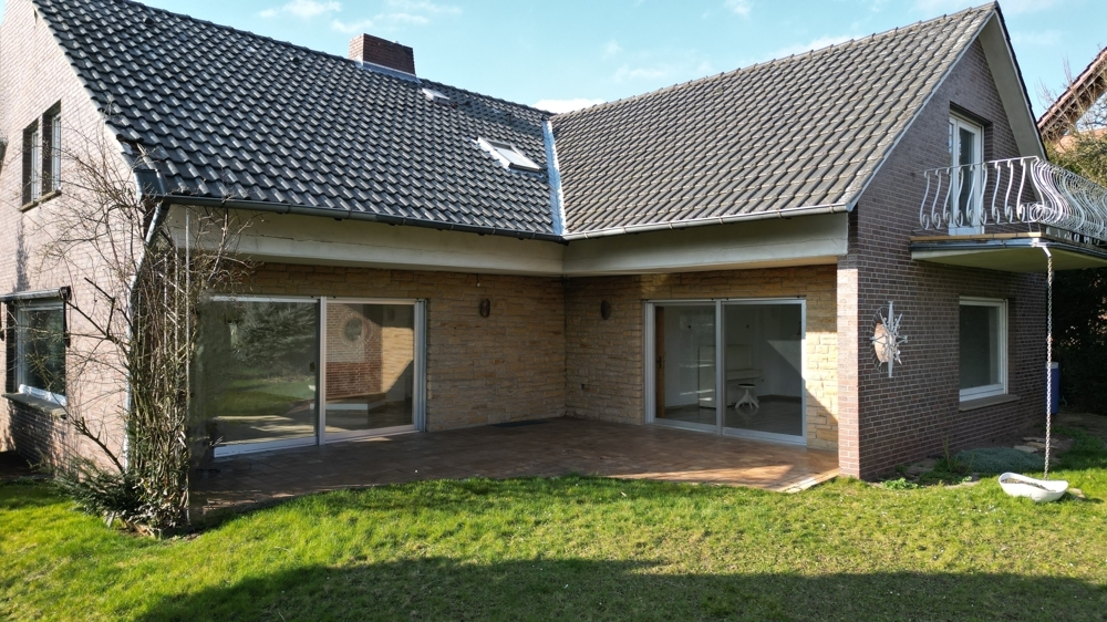 Schnäppchen - 250.000,- Grundstückswert - 100.000,- Euro für ein Haus mit 183qm Wohnfläche