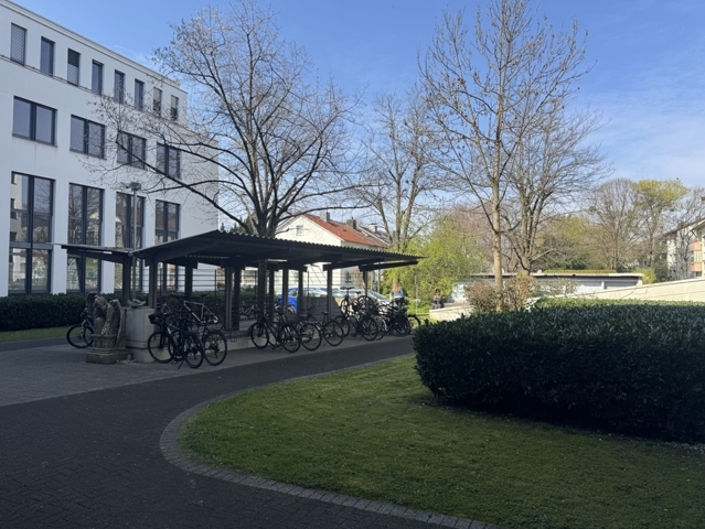 Zugang über Innenhof