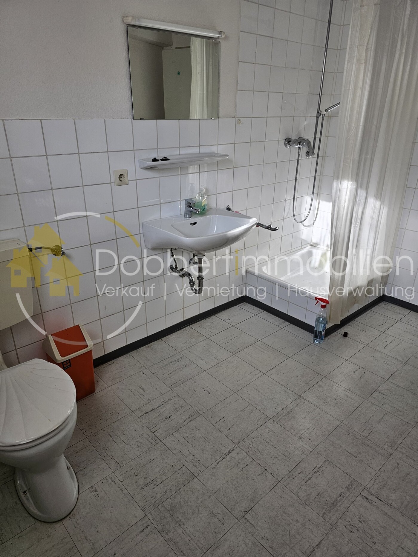 Bad verbunden mit Hobbyraum