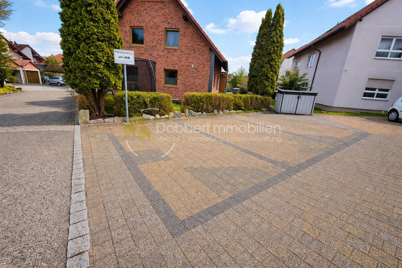 3 Stellplätze vor dem Haus