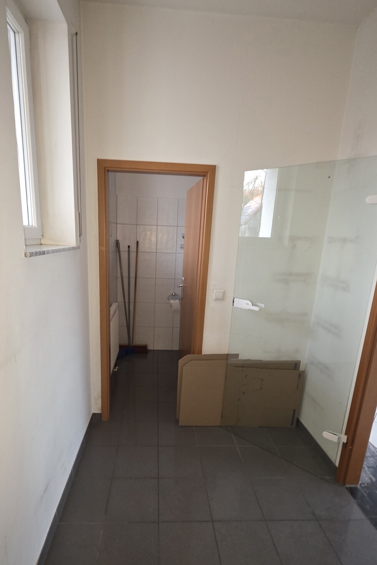 Teeküche, 2. Toilette