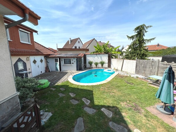 Garten mit Pool