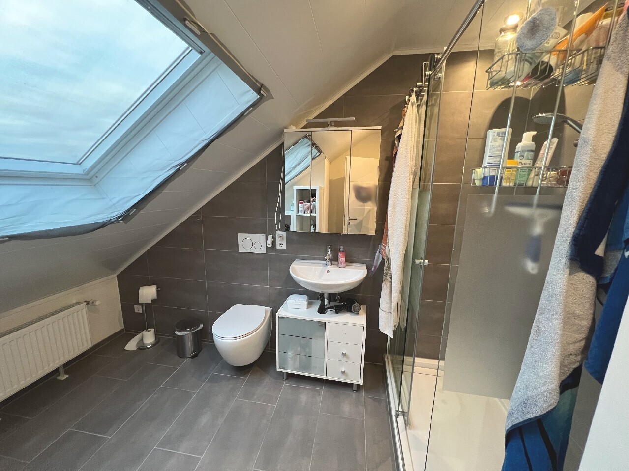 Badezimmer im DG
