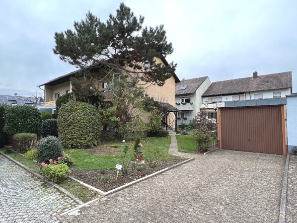 Straßenansicht