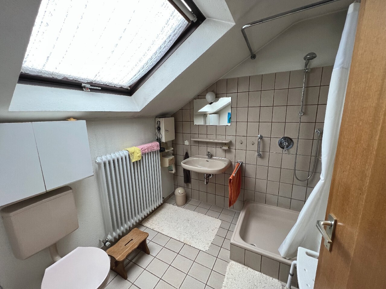 Badezimmer im DG
