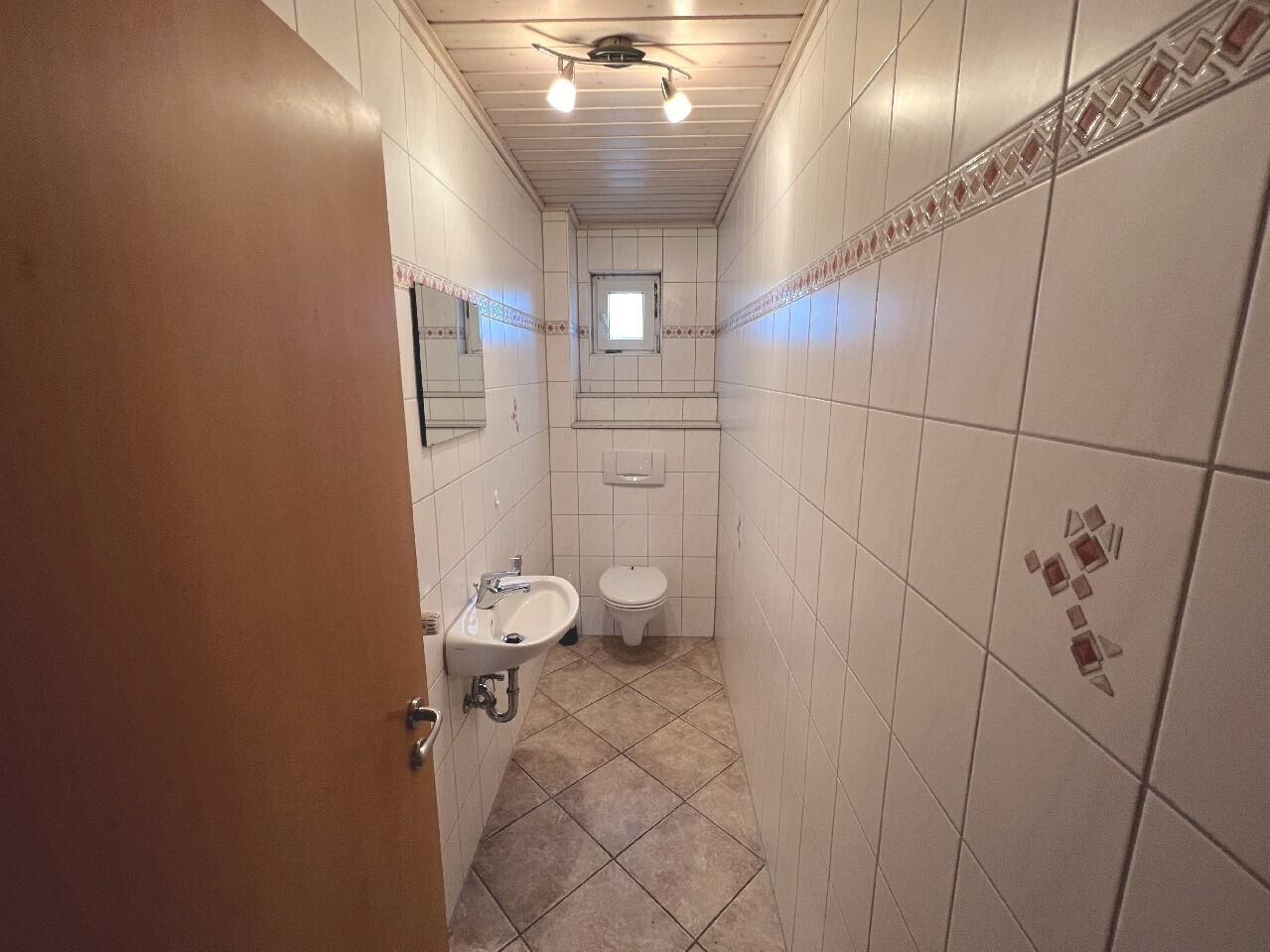 separates WC