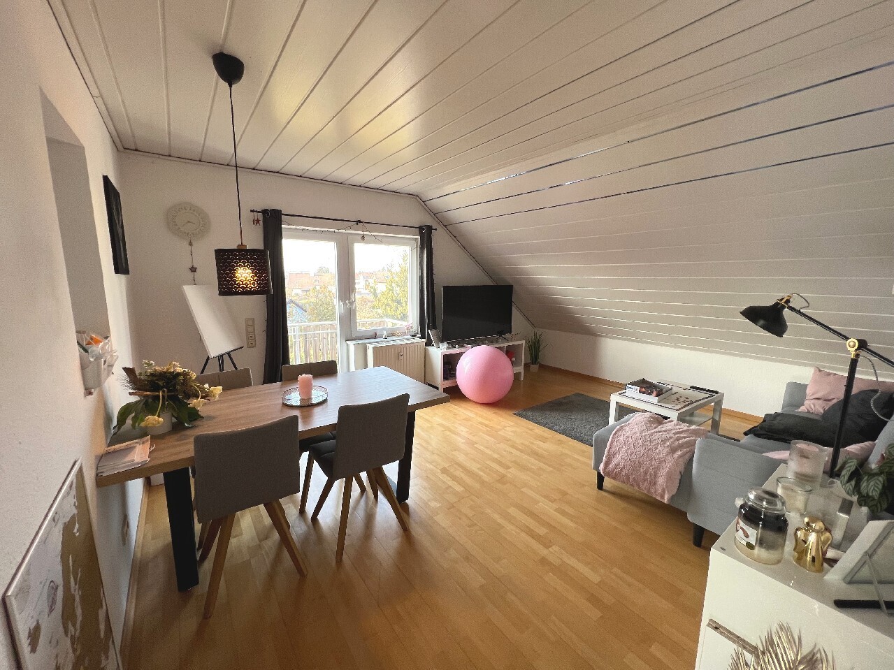 Wohn- und Essbereich