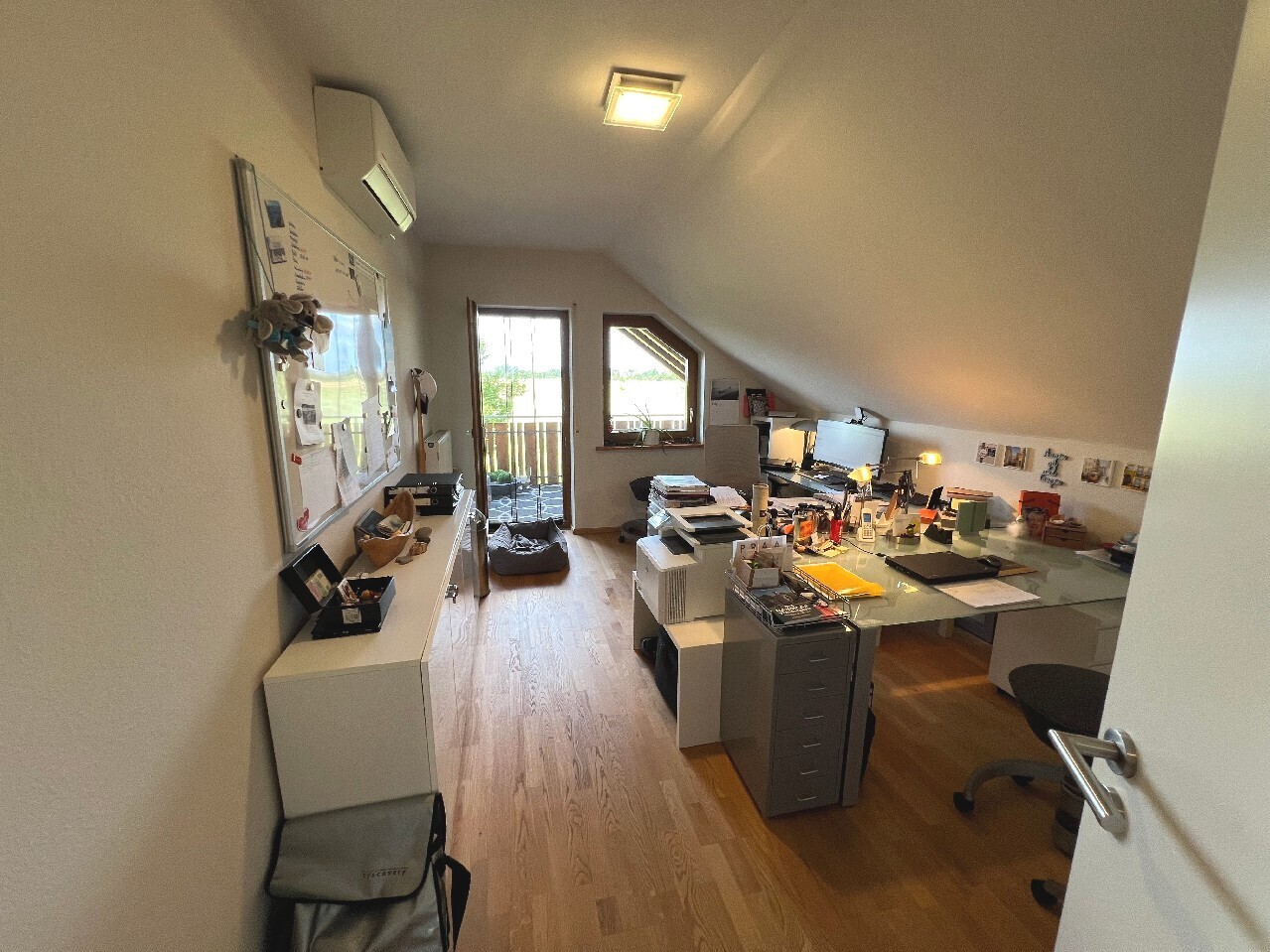 Büro oder Kinderzimmer