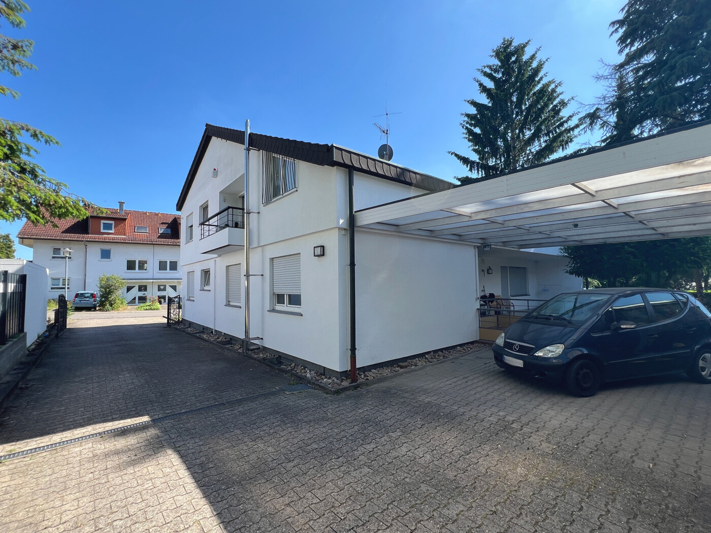 Seitenansicht-Einfahrt