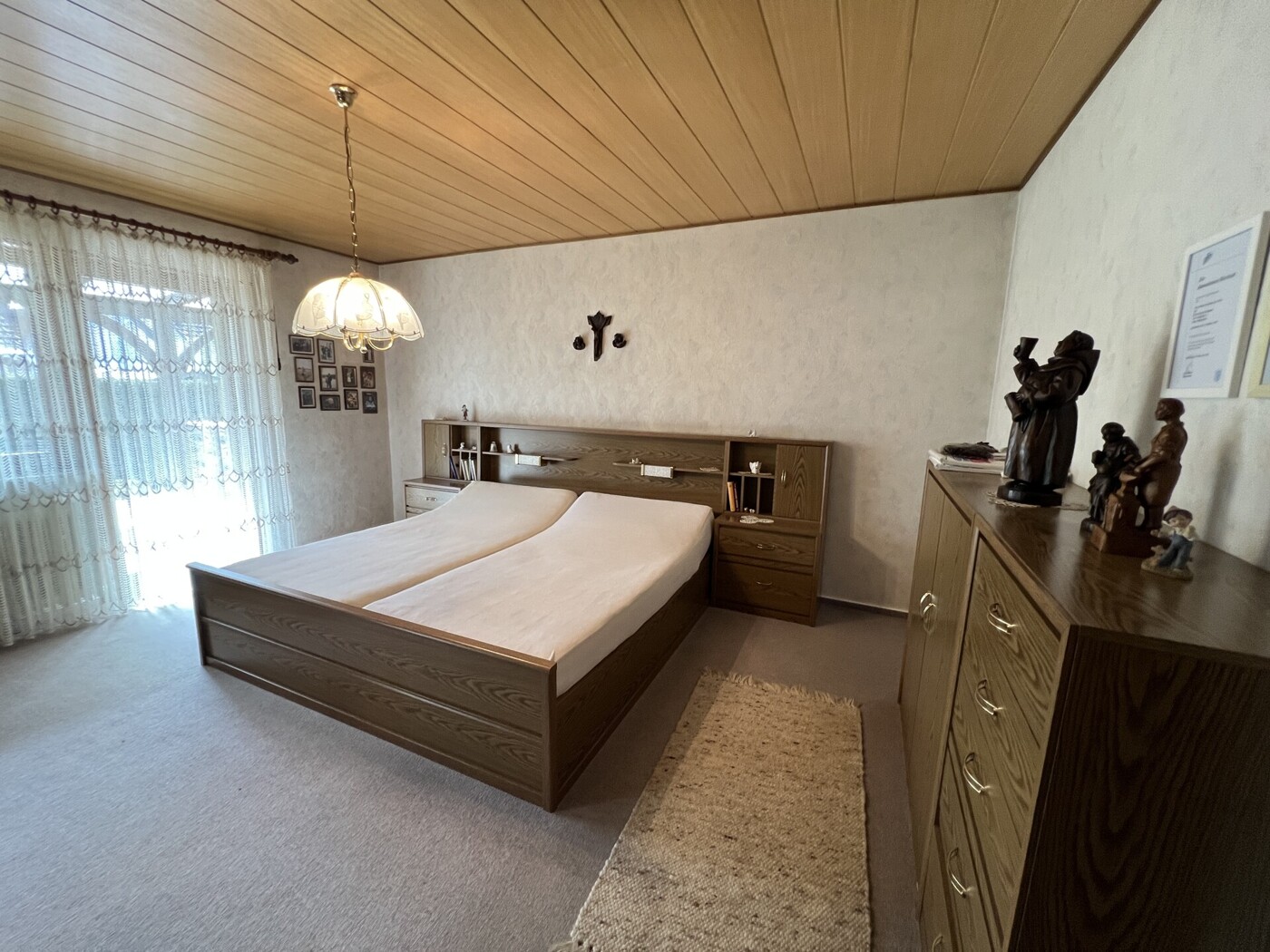 Schlafzimmer 1