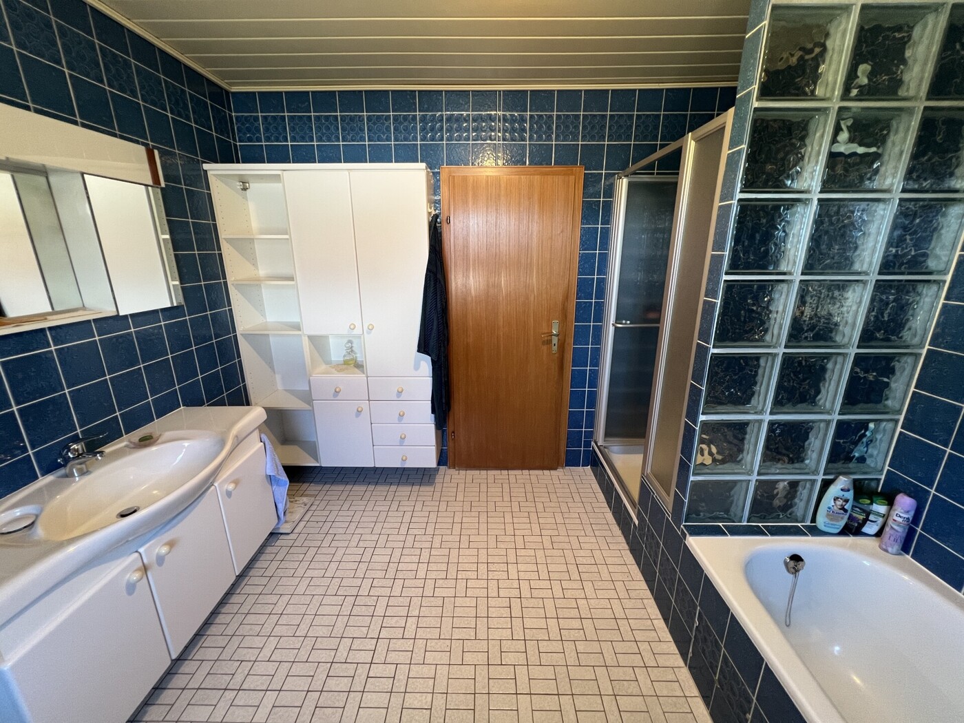 Badezimmer - weitere Ansicht