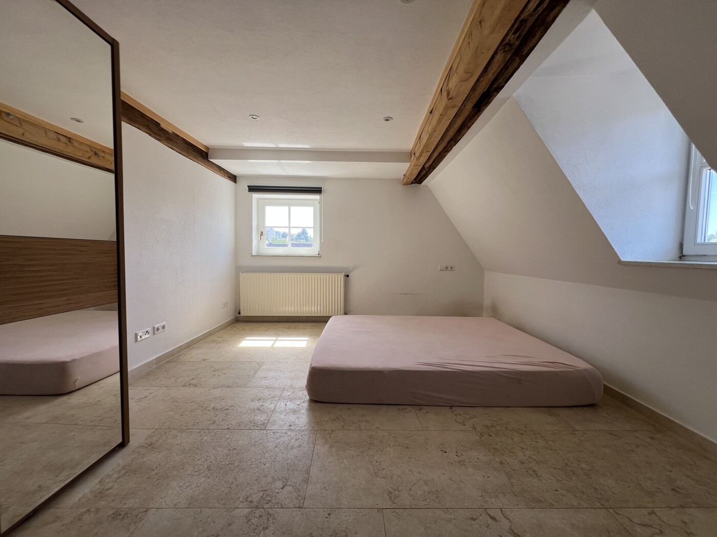 Schlafzimmer im DG