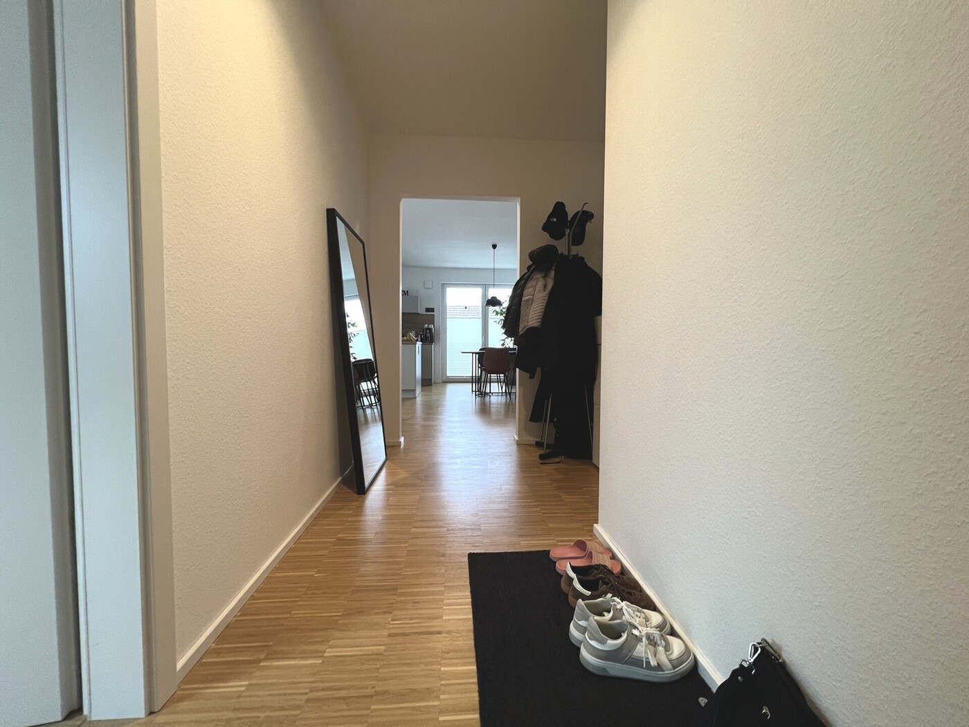 Blick zur Garderobe