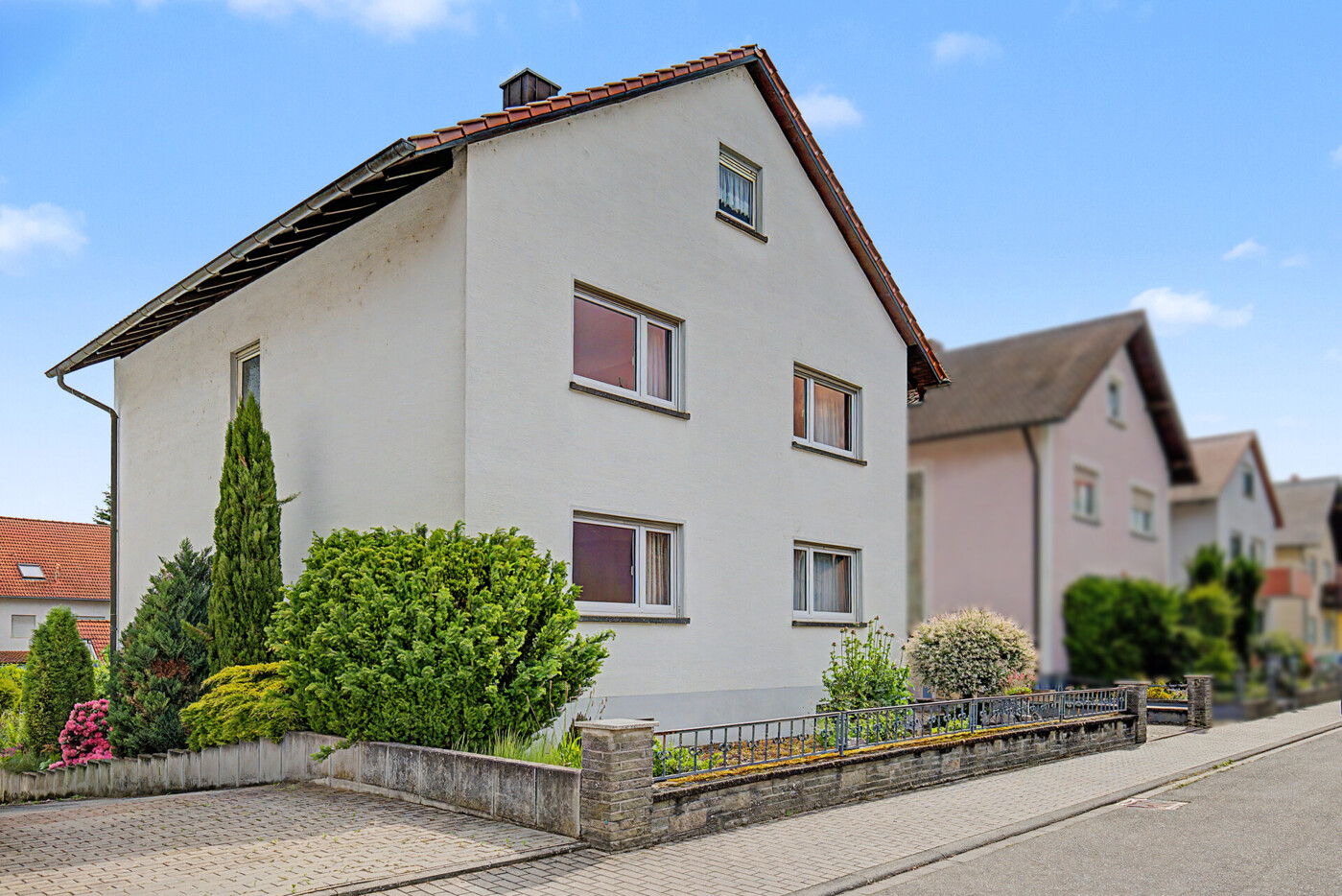 Straßenansicht 2