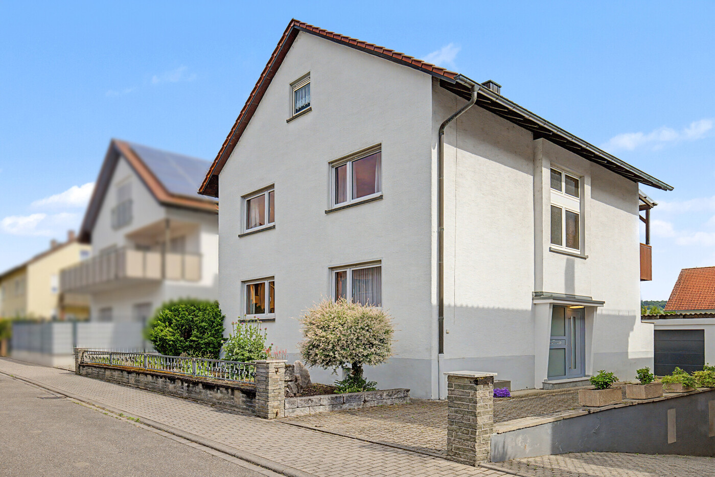 Straßenansicht 1