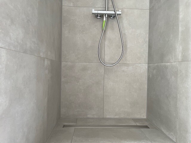Badezimmer-Dusche