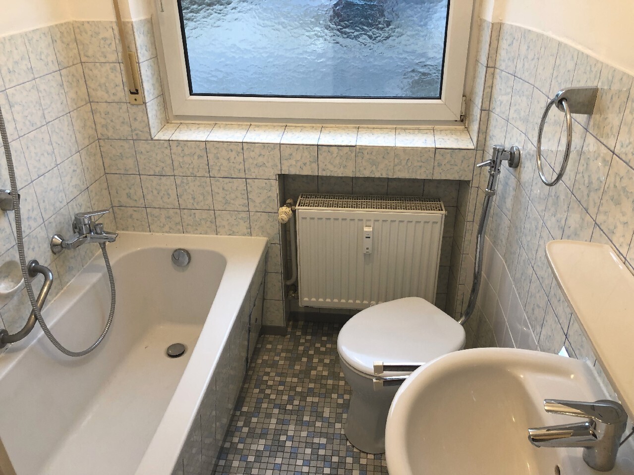 Badezimmer - Whg. im EG links