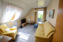 Schlaf-/Arbeits-/Gästezimmer im DG