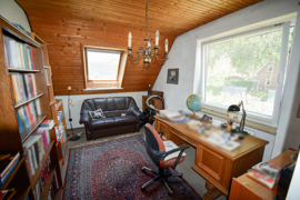 Schlaf-/Arbeits-/Gästezimmer im DG