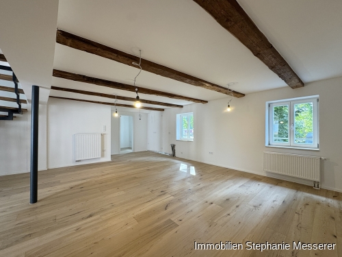 Offener Küchenbereich mit Abstellraum