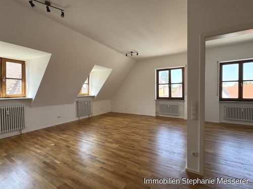 Sehr geräumiges Wohn-/ Esszimmer