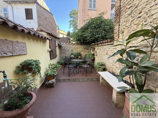 Cortile 1