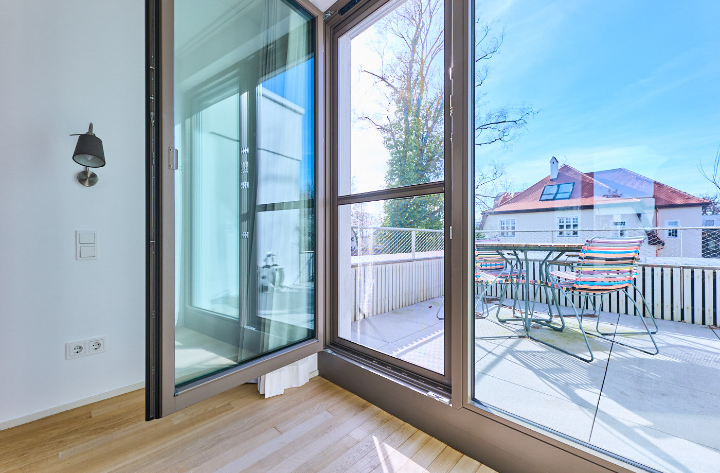 Sonnige Terrasse 2. OG