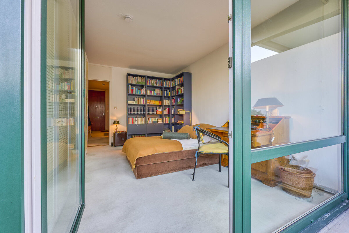 Blick ins Schlafzimmer vom Balkon