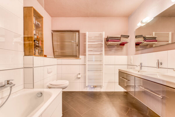 Badezimmer EG