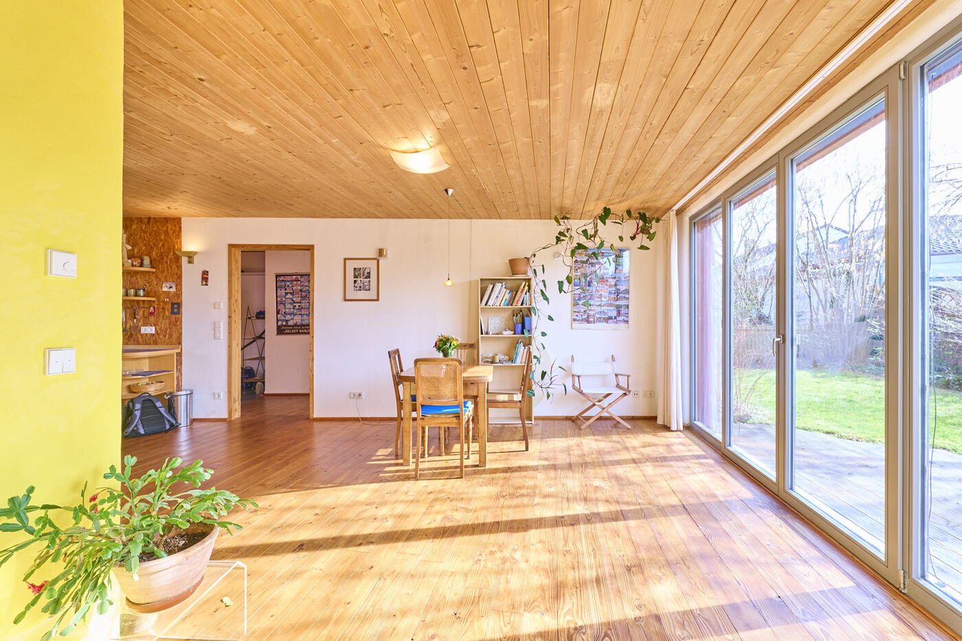 Wohnen mit Blick zur Terrasse