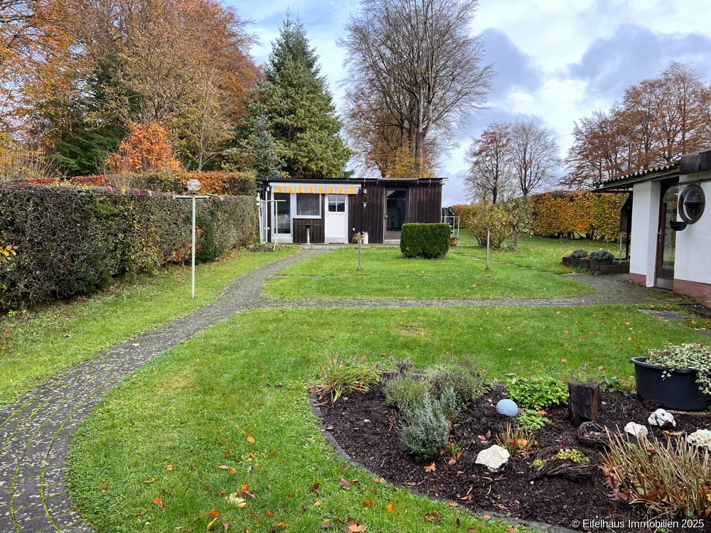 Zuwegung Garten und Gartenhaus