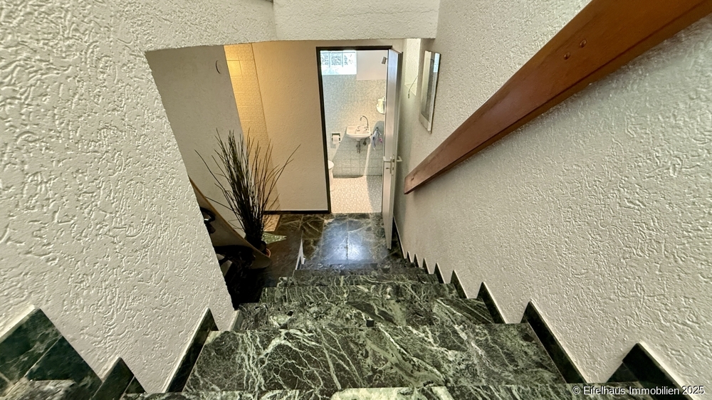 Treppe zum Souterrain