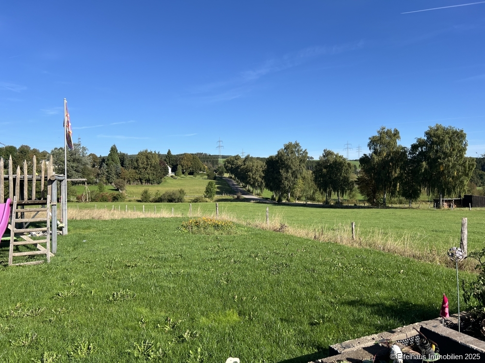 Blick aus dem Garten