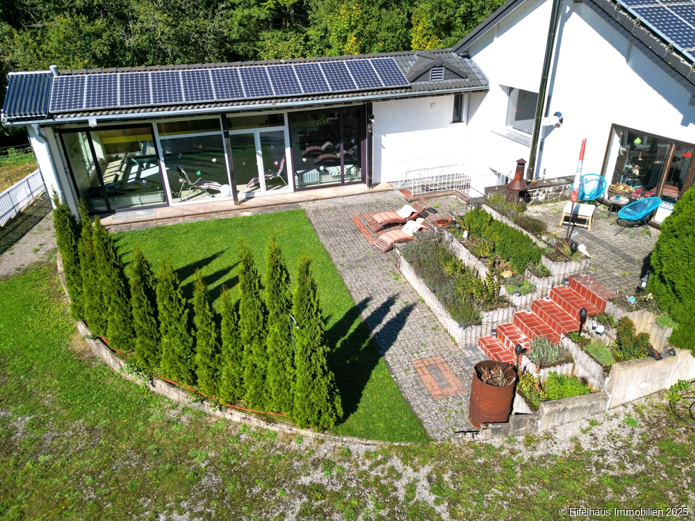 Poolhaus mit Liegefläche