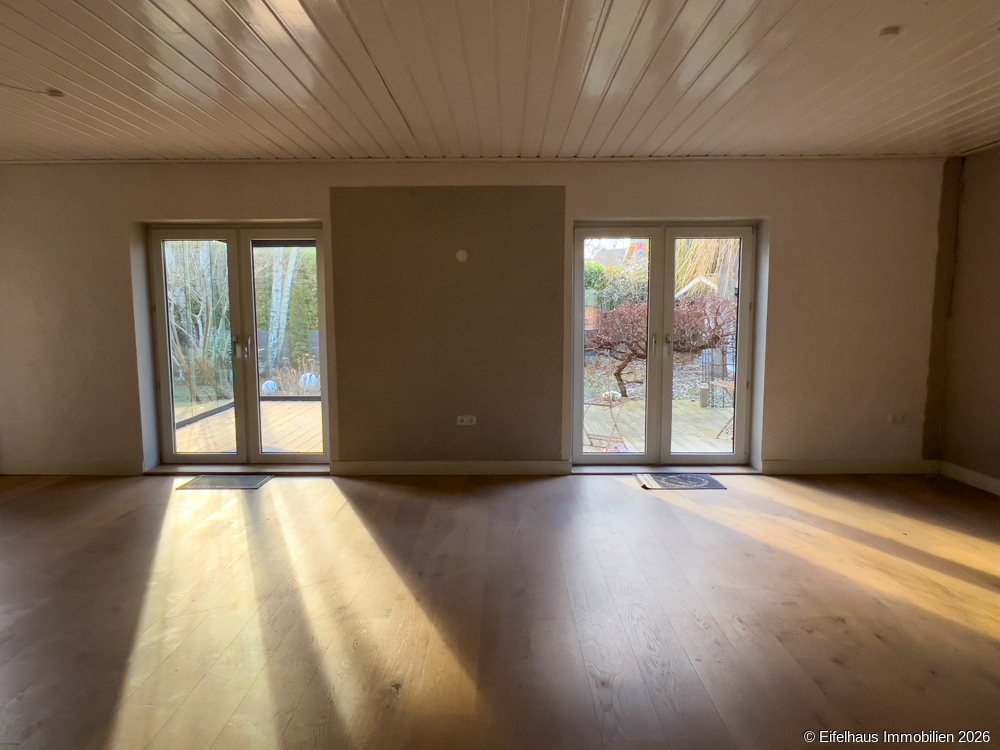 Wohnzimmer mit Essbereich