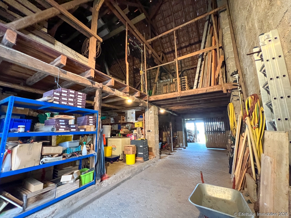 Innenansicht Durchfahrt Scheune 