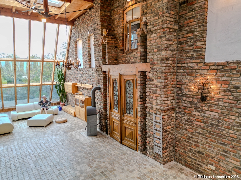 Wohnhalle mit 6 Meter Deckenhöhe 