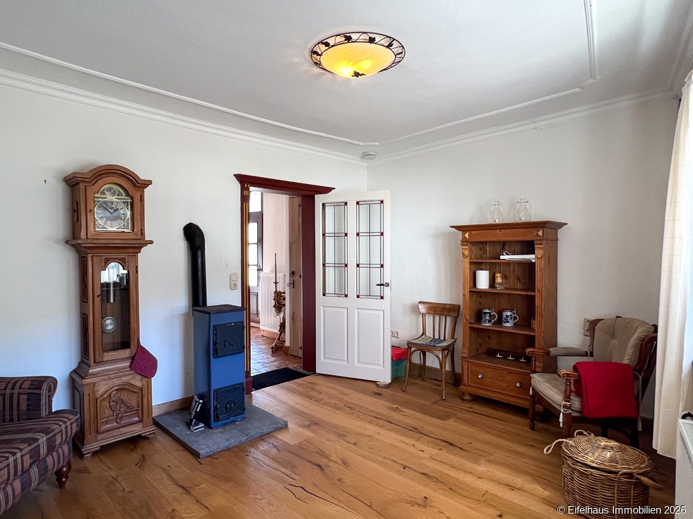 Holzofen im Wohnzimmer 