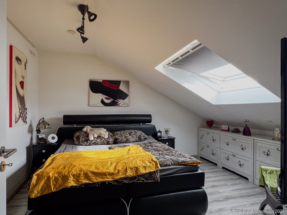 Schlafzimmer DG