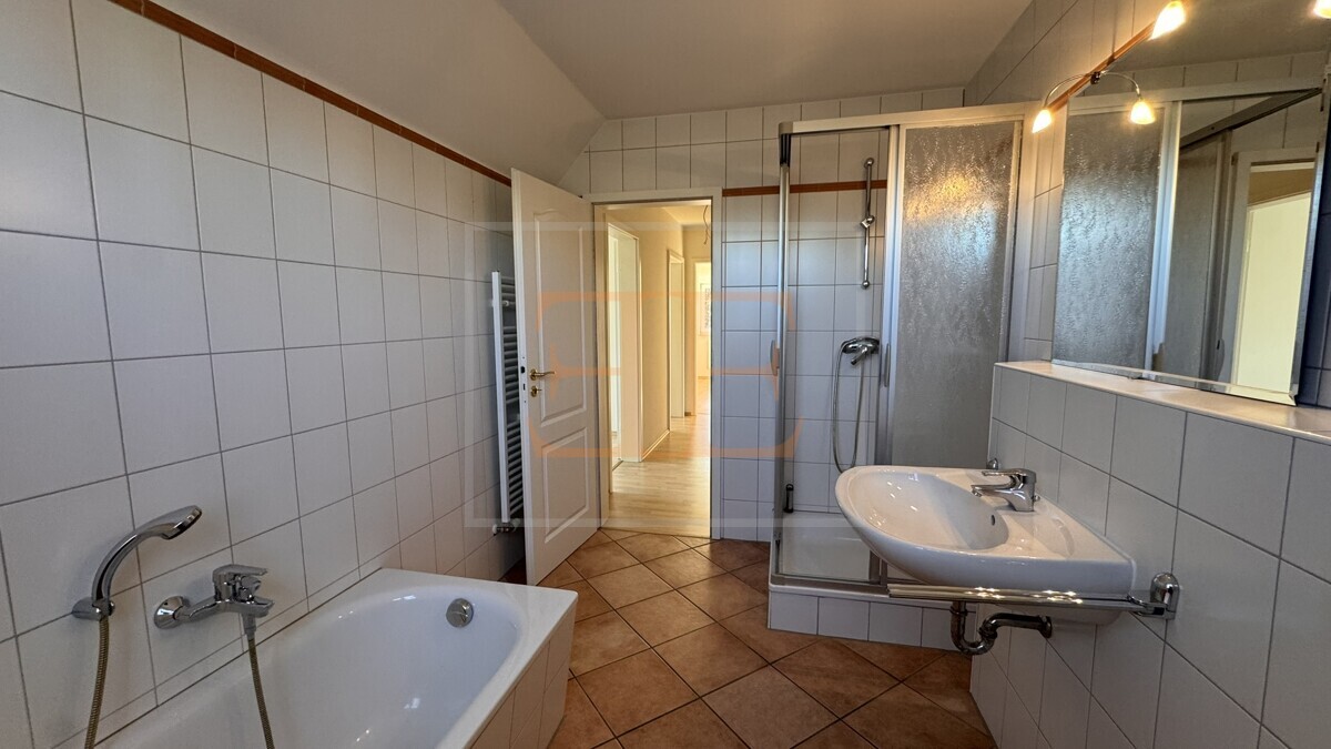 Vollbad im Obergeschoss