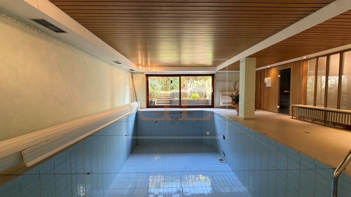 Indoor-Pool 