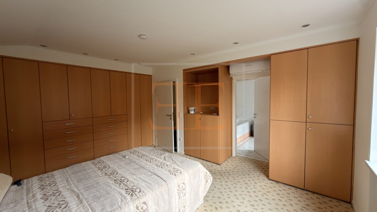 Elternschlafzimmer mit Bad en suite