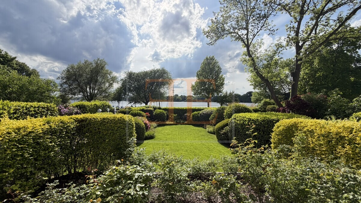 Gartenbereich mit Blickbezug zur Alster